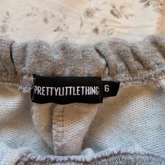 Pretty Little Thing Grey Sweatpants Size Small - Picture 2 of 2